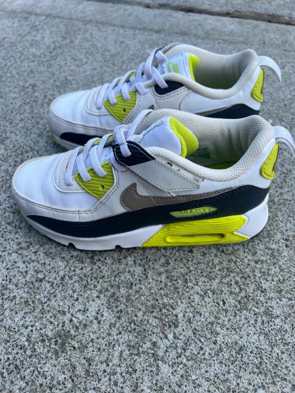 Kids Nike Air Max 90, Easy on 2Y